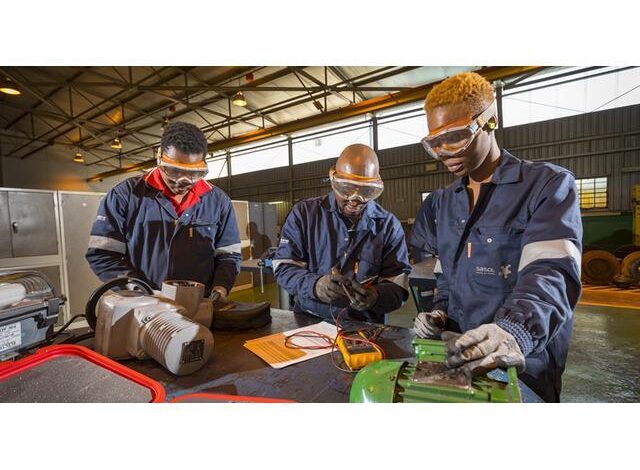 A sasol esta a recrutar, mais de (300) vagas de