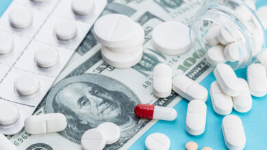 Trump obriga farmacêuticas a reduzir preços de medicamentos em dois
