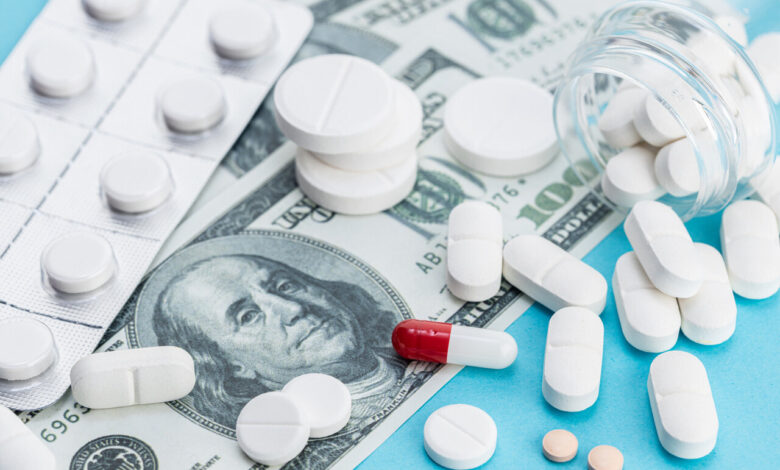 Trump obriga farmacêuticas a reduzir preços de medicamentos em dois