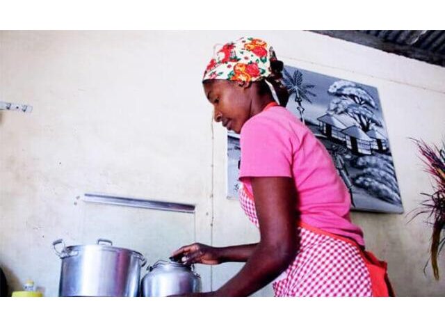 Vagas para (03) cozinheiras salario 8,000.00 mzn