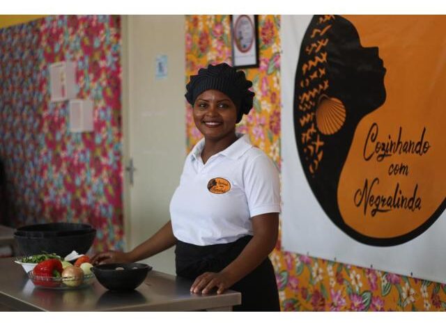Vaga para cozinheiras com 12* classe centro infantil &