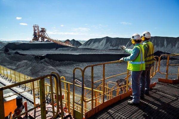 A mineradora nacional oferece (40) vagas em diferentes áreas